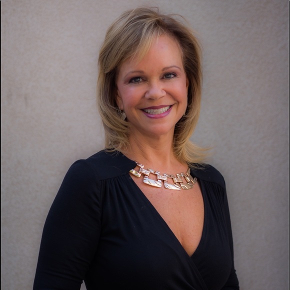 Meet your Posher, Jan - Picture 2 of 5